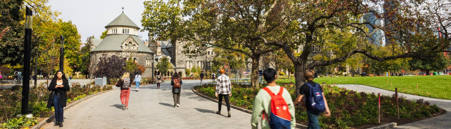 Students walking through Front Campus.